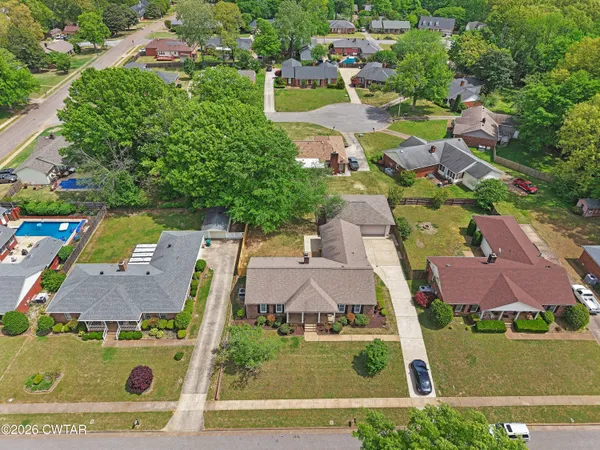 $389,900 | 22 Jamestown Drive, Jackson, TN 38305