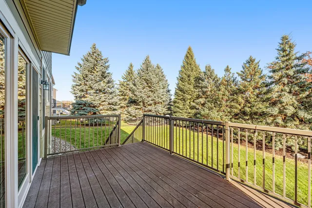 $900,000 | 5510 Weston Lane North, Plymouth, MN 55446