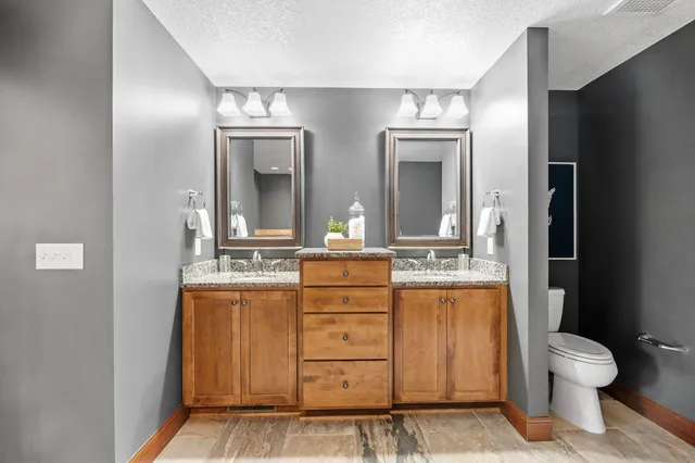 $900,000 | 5510 Weston Lane North, Plymouth, MN 55446