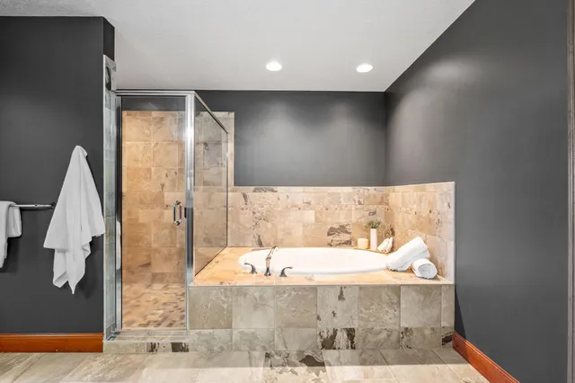 $900,000 | 5510 Weston Lane North, Plymouth, MN 55446