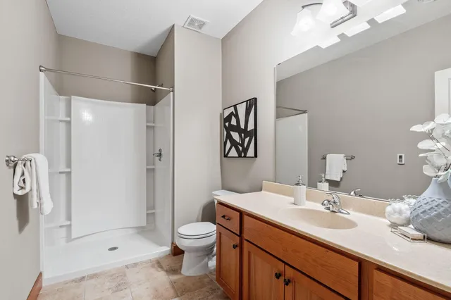 $900,000 | 5510 Weston Lane North, Plymouth, MN 55446