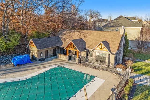 $900,000 | 5510 Weston Lane North, Plymouth, MN 55446