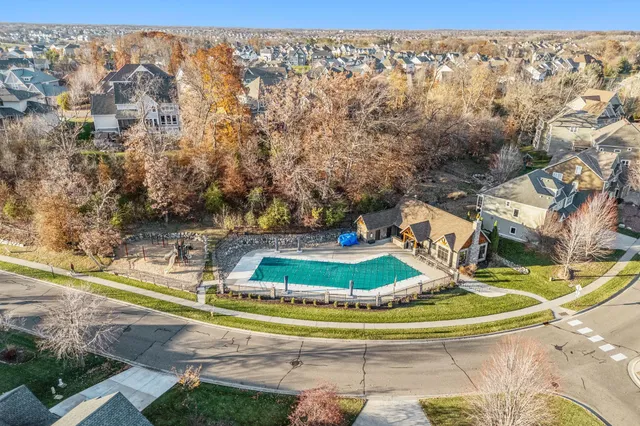 $900,000 | 5510 Weston Lane North, Plymouth, MN 55446