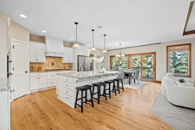 $900,000 | 5510 Weston Lane North, Plymouth, MN 55446