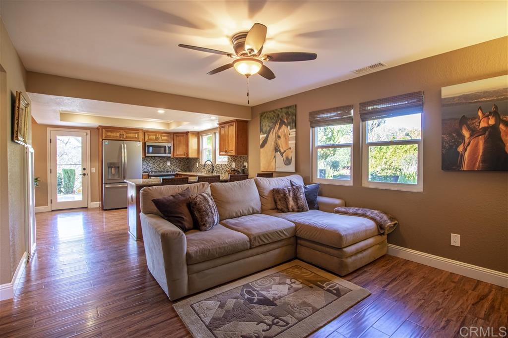 718 Ronica Way Fallbrook, CA 92028 - Photo 11 of 25