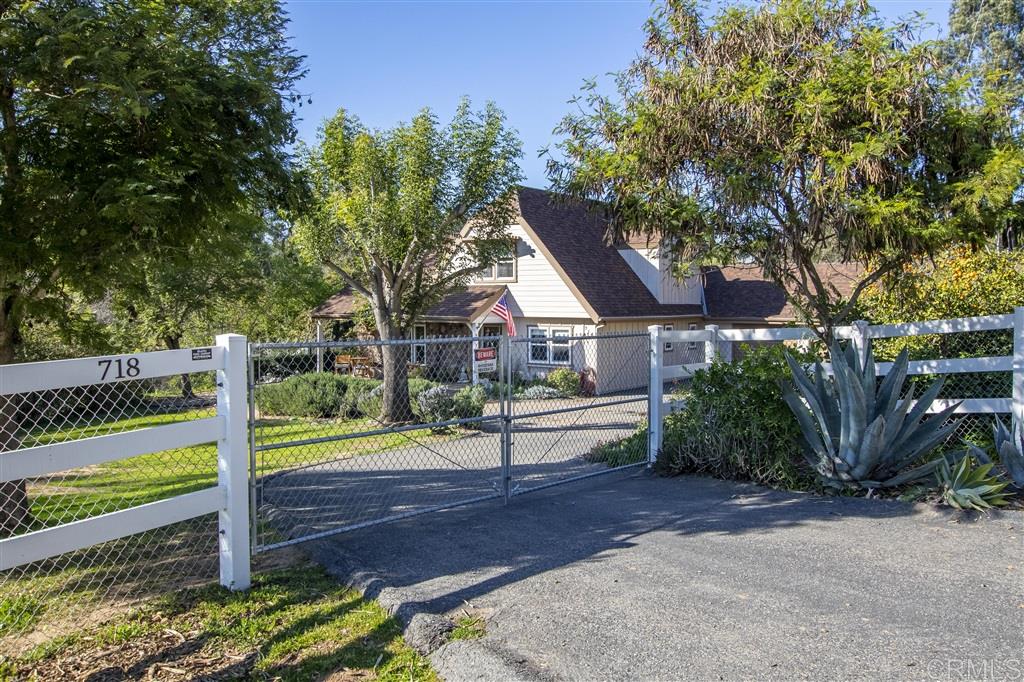 718 Ronica Way Fallbrook, CA 92028 - Photo 3 of 25
