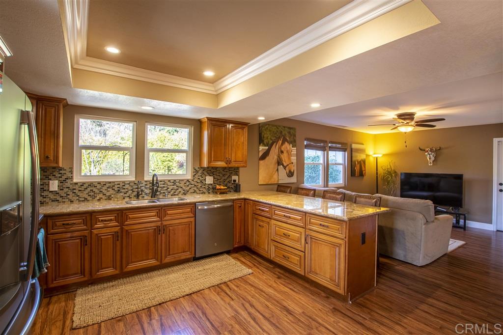 718 Ronica Way Fallbrook, CA 92028 - Photo 7 of 25