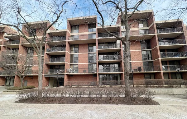 $168,999 | 2921 South Michigan Avenue, Unit 102, Chicago, IL 60616