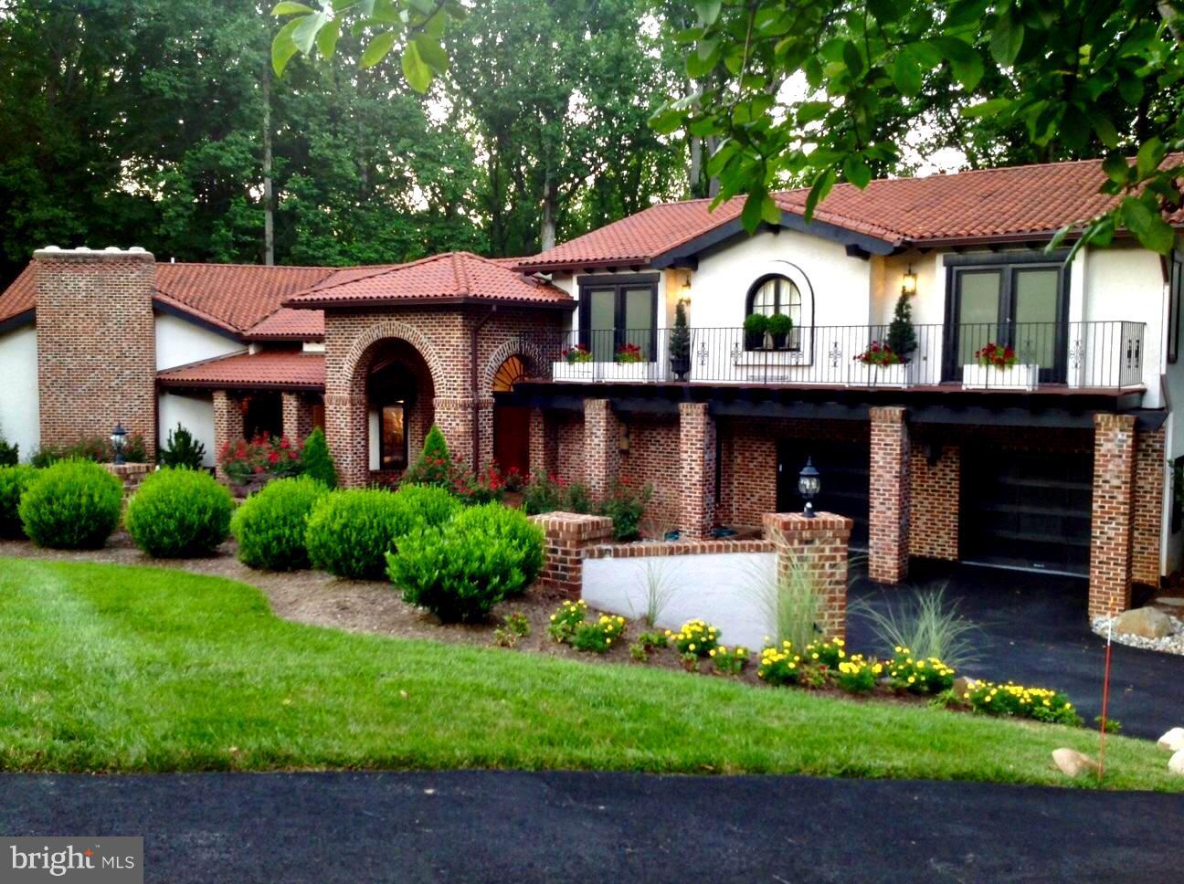 655 Potomac River Road McLean, VA 22102 - Photo 2 of 29 655 Potomac River Road
