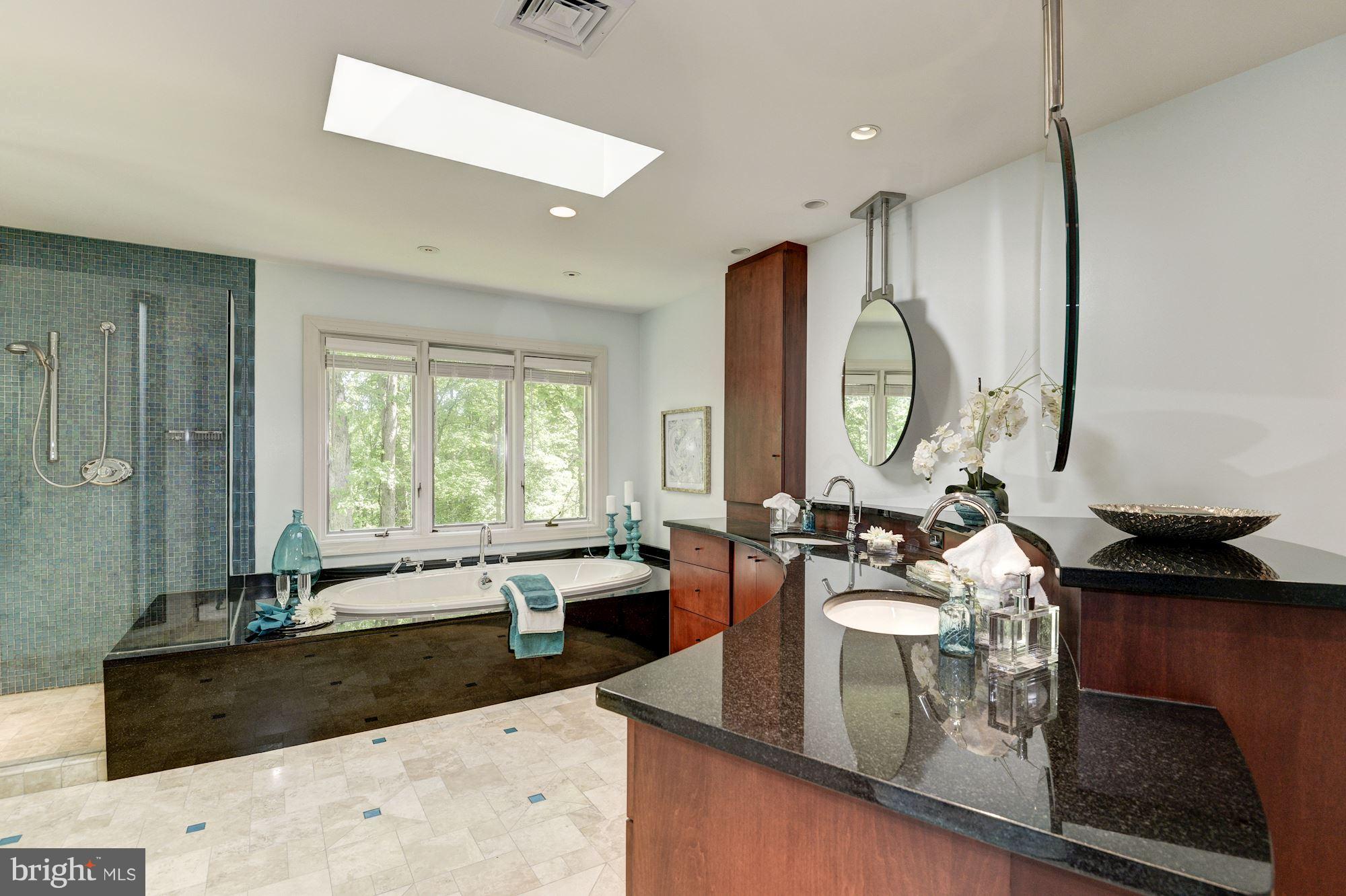 655 Potomac River Road McLean, VA 22102 - Photo 19 of 29 Master Bath