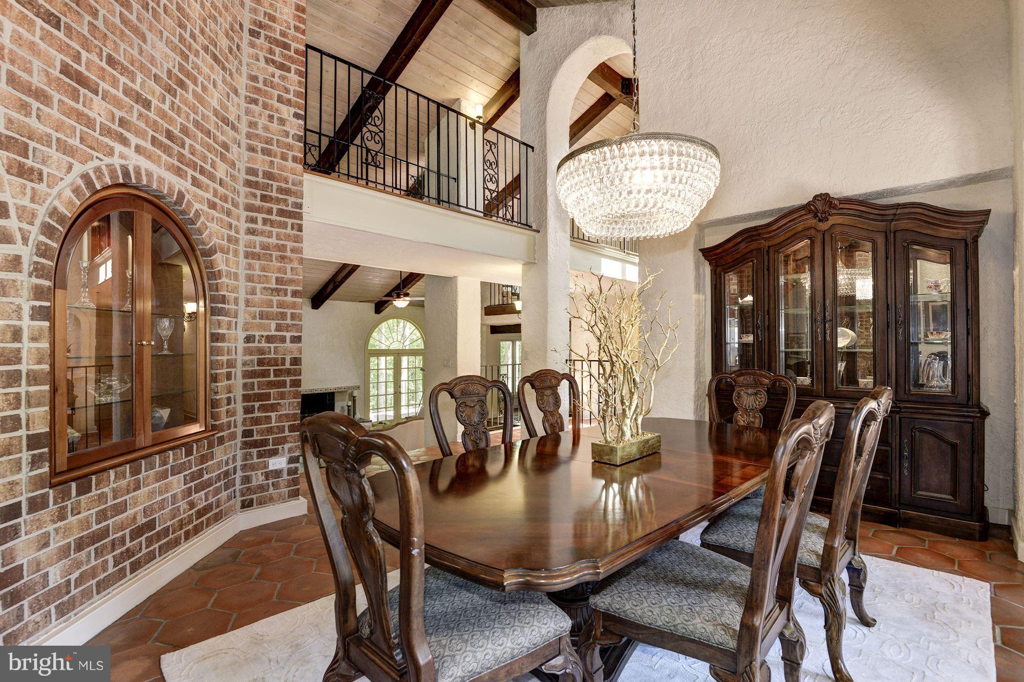 655 Potomac River Road McLean, VA 22102 - Photo 4 of 29 Dining Room