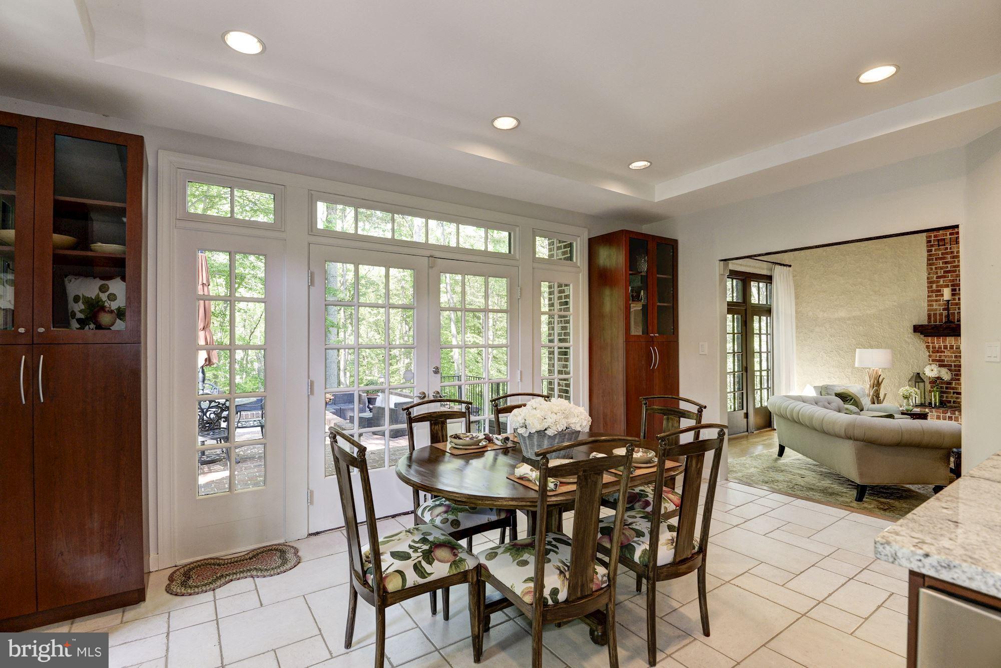 655 Potomac River Road McLean, VA 22102 - Photo 9 of 29 Breakfast Room