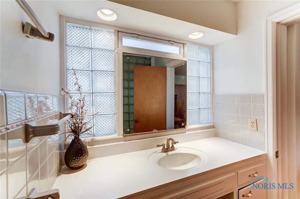 1058 Glann Road Toledo, OH 43607 - Photo 30 of 47 Gallery Image 30