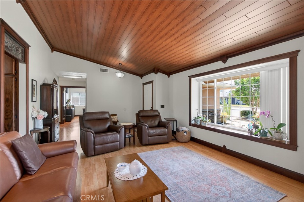 3243 Saratoga Street Riverside, CA 92503 - Photo 11 of 37