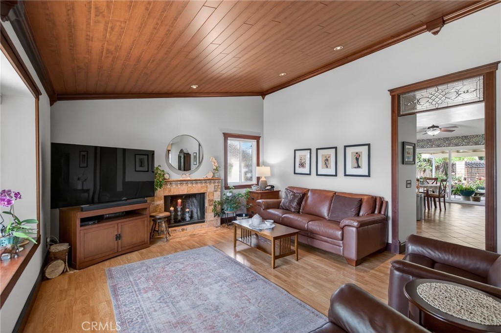 3243 Saratoga Street Riverside, CA 92503 - Photo 12 of 37