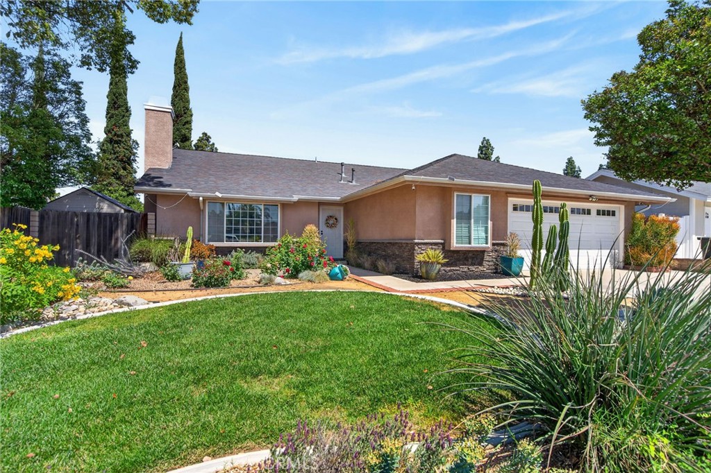 3243 Saratoga Street Riverside, CA 92503 - Photo 3 of 37