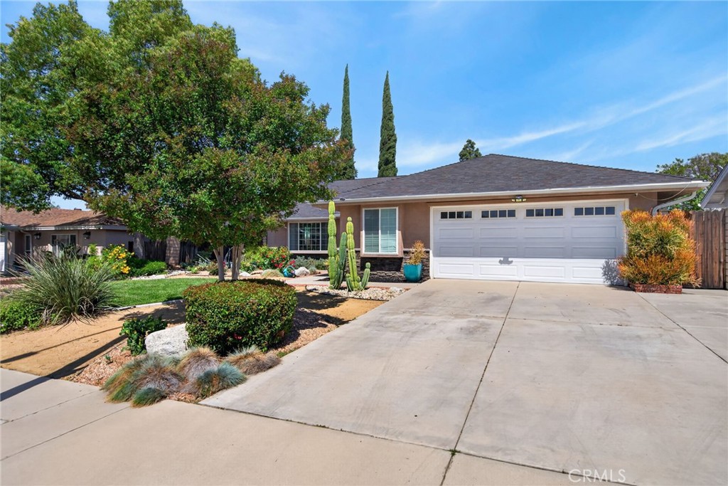 3243 Saratoga Street Riverside, CA 92503 - Photo 6 of 37