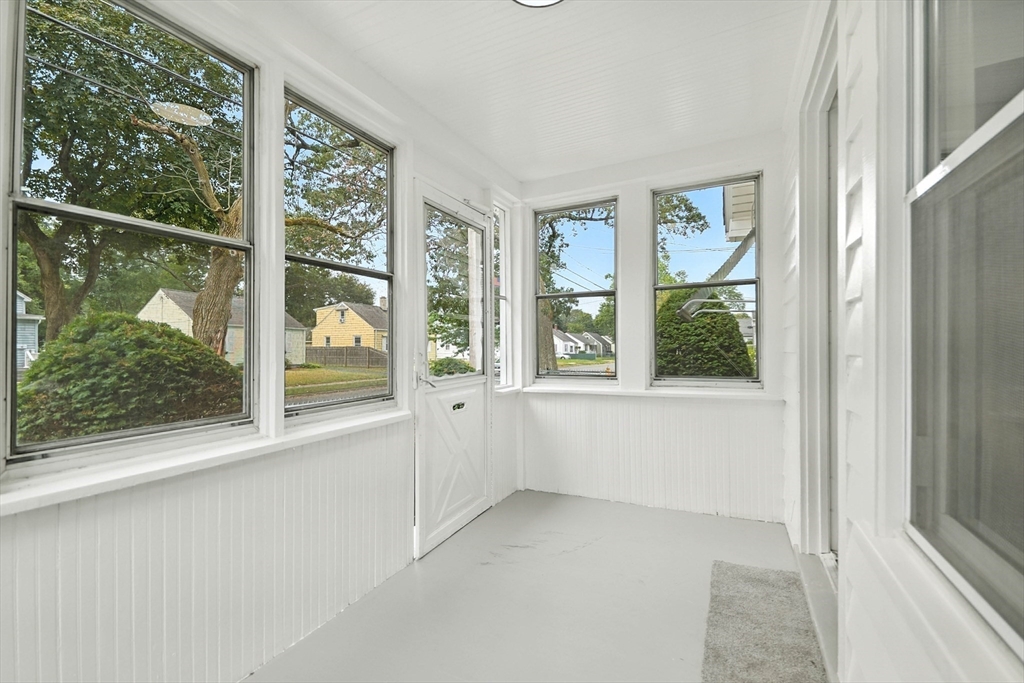 116 Merida Street Springfield, MA 01104 - Photo 6 of 38