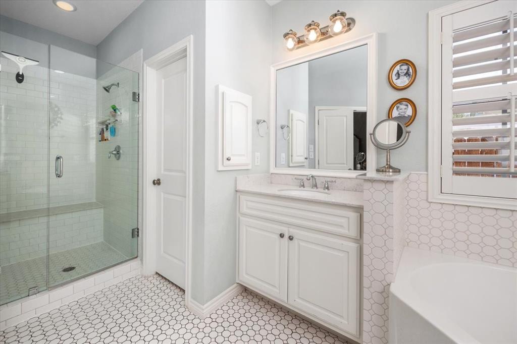 708 Northwood Road Fort Worth, TX 76107 - Photo 22 of 40