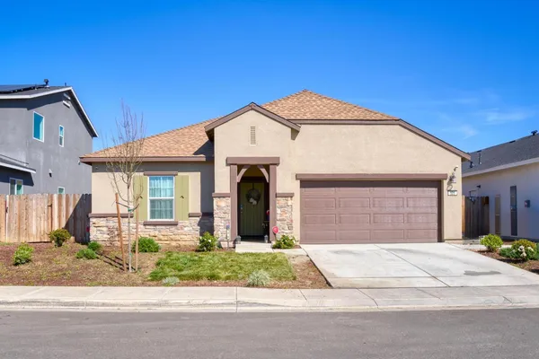 $519,999 | 526 Bedfordshire Drive, Patterson, CA 95363
