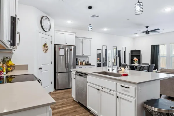 $519,999 | 526 Bedfordshire Drive, Patterson, CA 95363