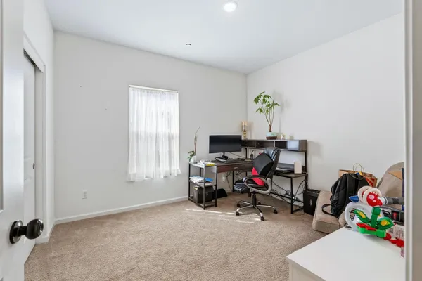 $519,999 | 526 Bedfordshire Drive, Patterson, CA 95363