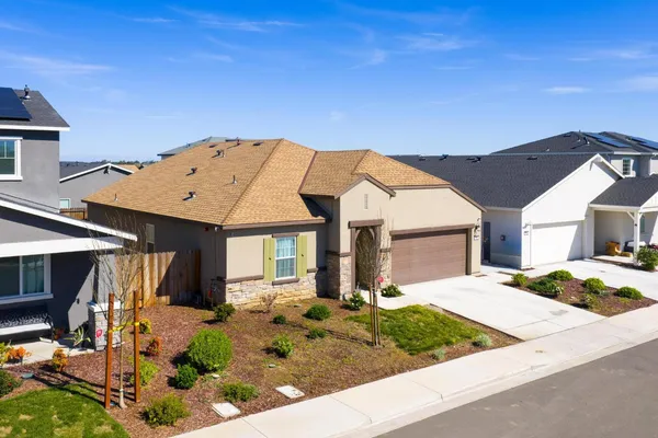 $519,999 | 526 Bedfordshire Drive, Patterson, CA 95363