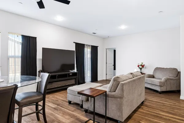 $519,999 | 526 Bedfordshire Drive, Patterson, CA 95363