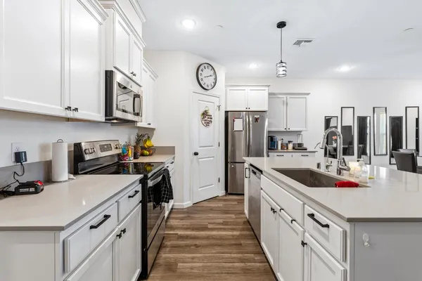 $519,999 | 526 Bedfordshire Drive, Patterson, CA 95363