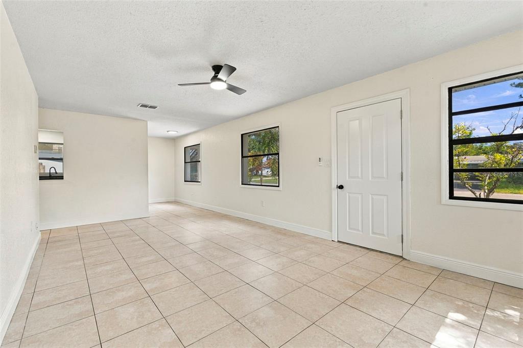 8862 Robin Road Seminole, FL 33777 - Photo 11 of 56 Gallery Image 11