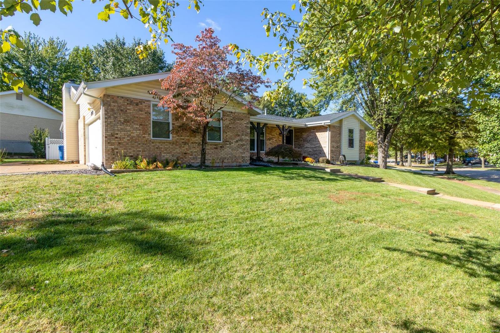 2114 Chatport Road St. Louis, MO 63129 - Photo 1 of 28