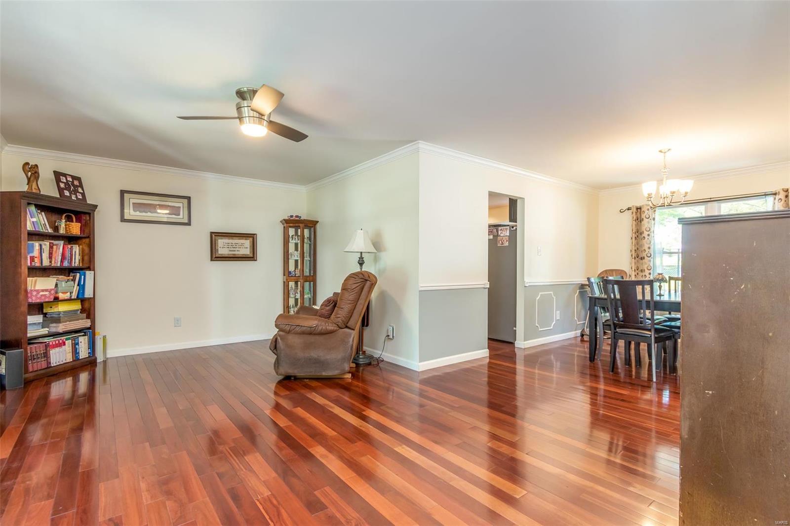 2114 Chatport Road St. Louis, MO 63129 - Photo 5 of 28