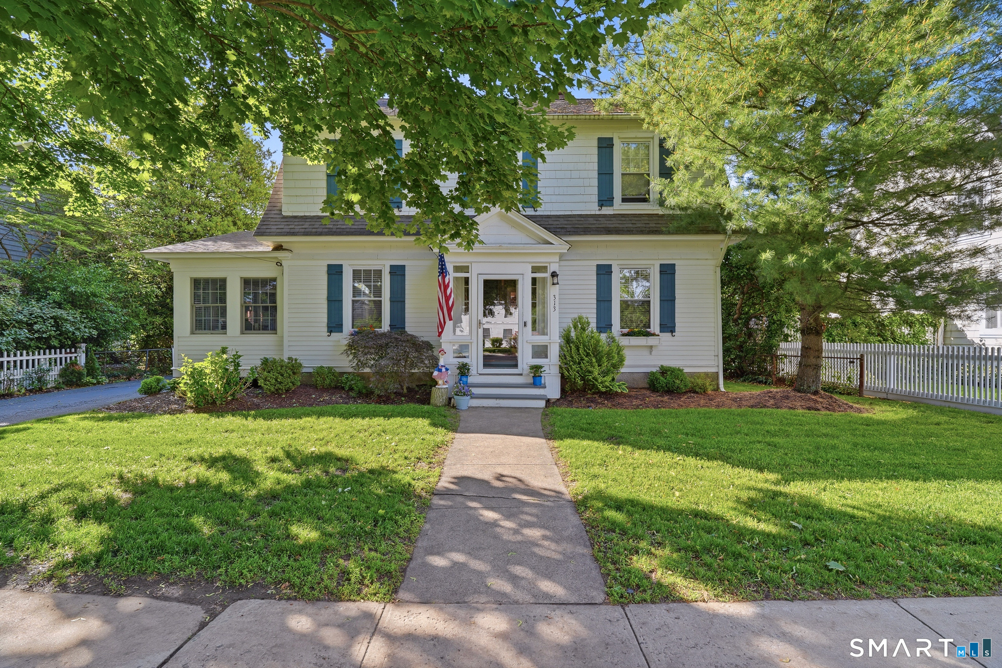 313 Old Post Road Fairfield, CT 06824 - Photo 1 of 39