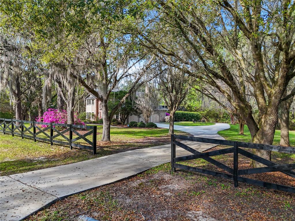 1118 Southwest 112 Street Gainesville, FL 32607 - Photo 5 of 48