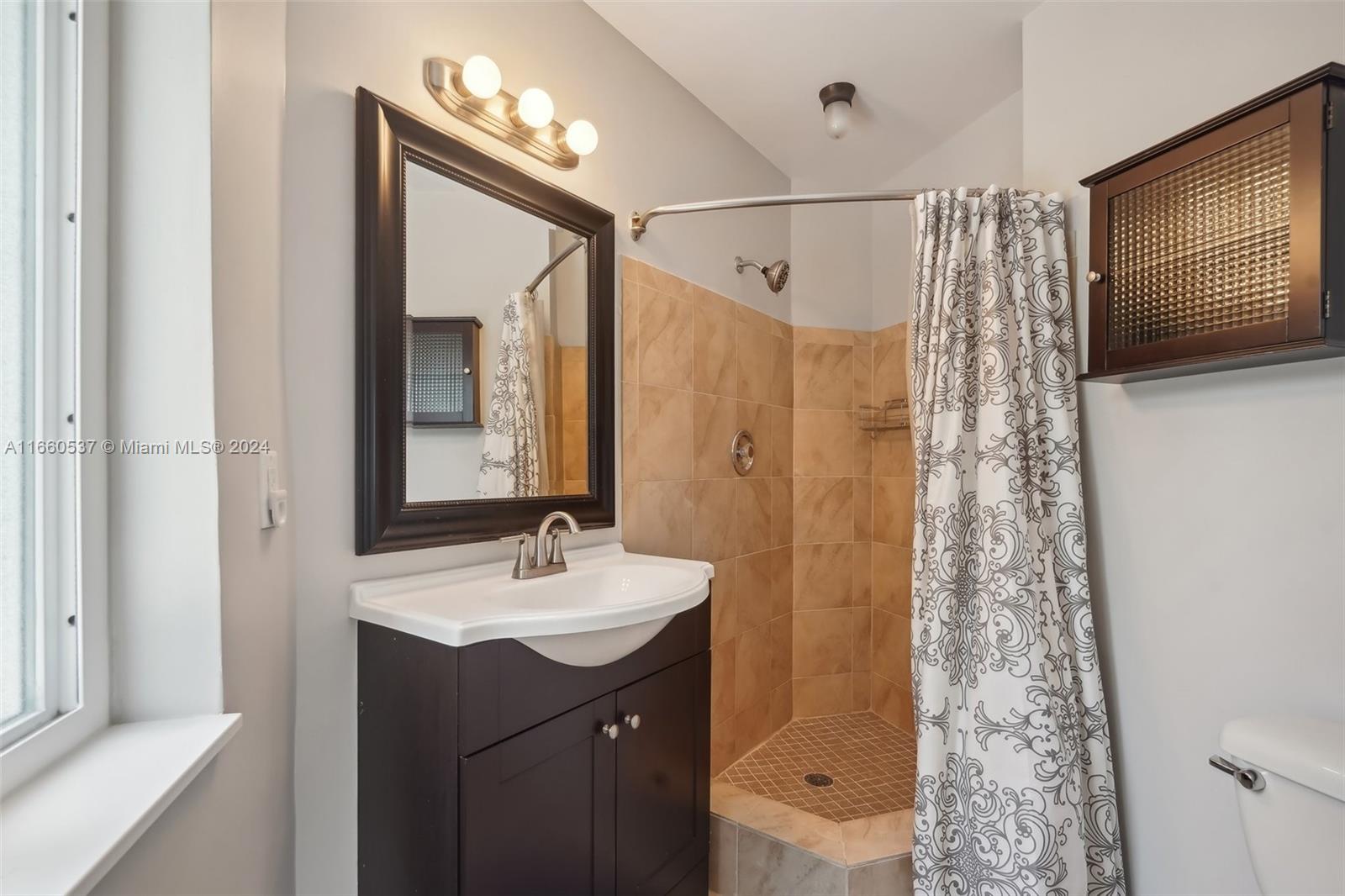 1164 Southwest 14th Street Boca Raton, FL 33486 - Photo 32 of 54 2nd en-suite bathroom