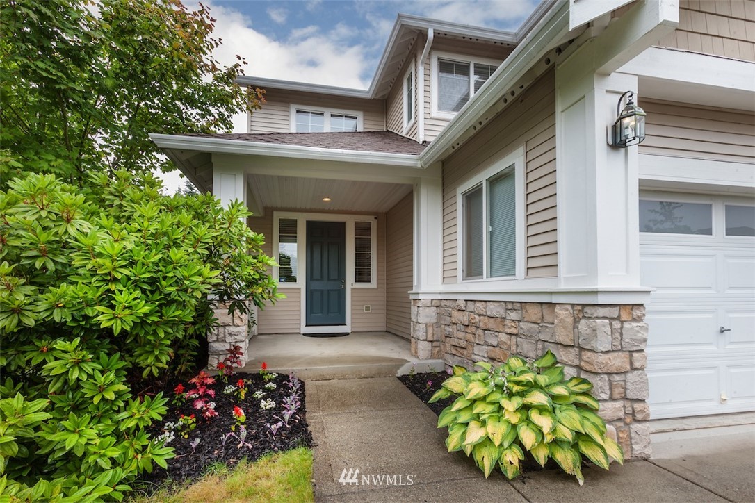 27508 Maple Ridge Way Southeast Maple Valley, WA 98038 - Photo 2 of 25