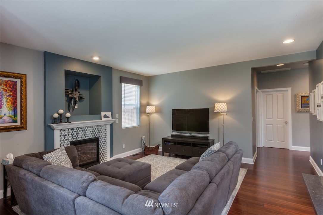 27508 Maple Ridge Way Southeast Maple Valley, WA 98038 - Photo 11 of 25
