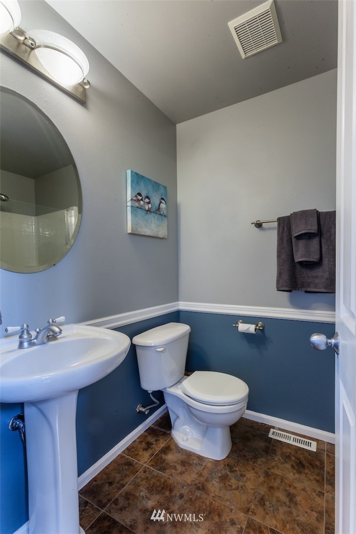 27508 Maple Ridge Way Southeast Maple Valley, WA 98038 - Photo 13 of 25