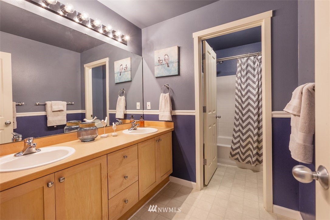 27508 Maple Ridge Way Southeast Maple Valley, WA 98038 - Photo 19 of 25