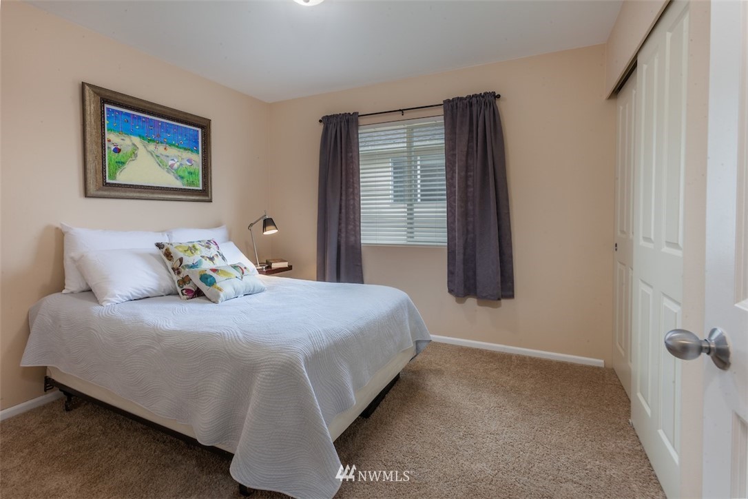 27508 Maple Ridge Way Southeast Maple Valley, WA 98038 - Photo 20 of 25