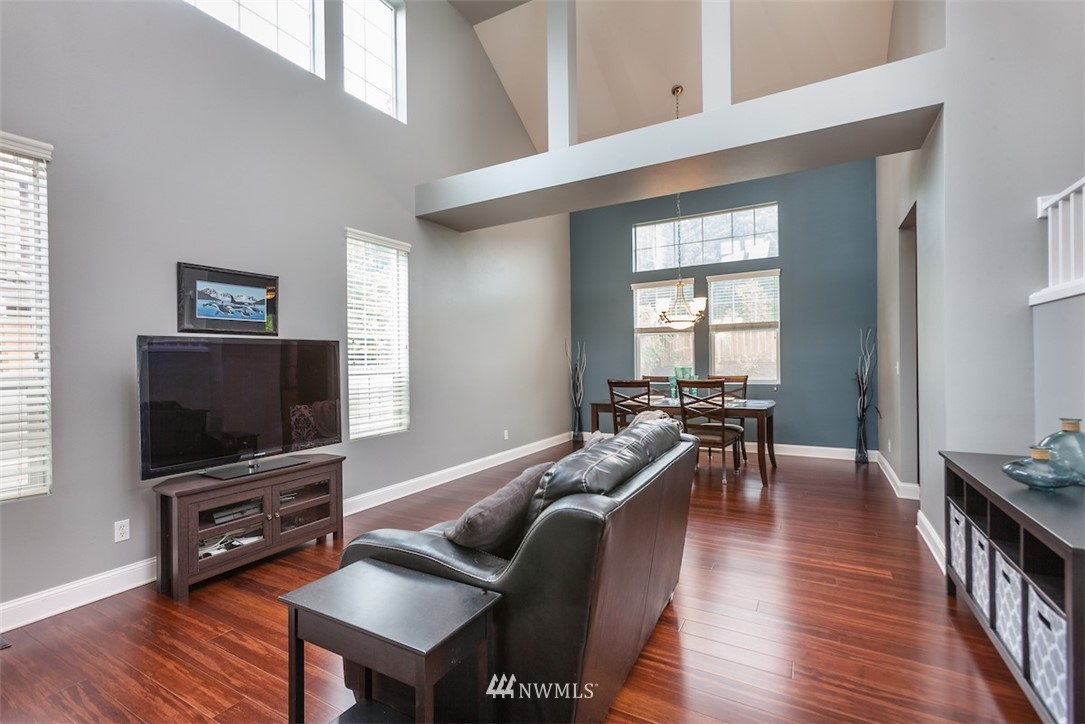 27508 Maple Ridge Way Southeast Maple Valley, WA 98038 - Photo 4 of 25