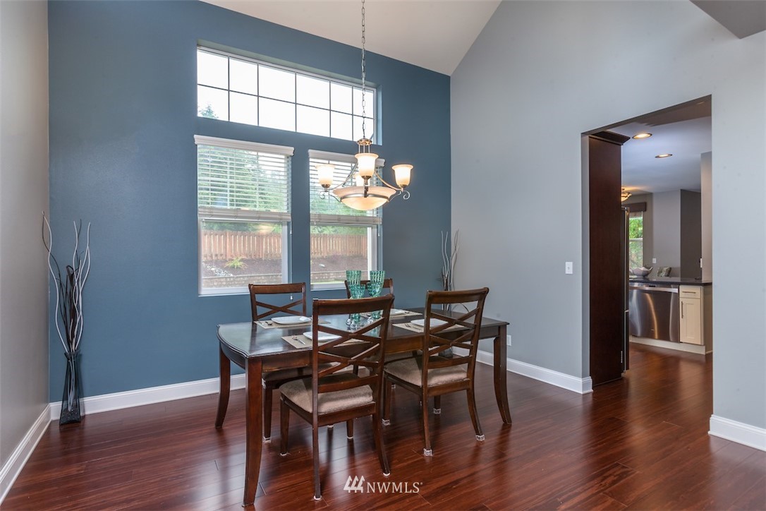 27508 Maple Ridge Way Southeast Maple Valley, WA 98038 - Photo 6 of 25