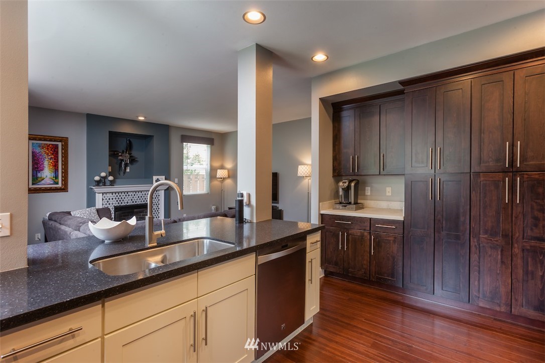 27508 Maple Ridge Way Southeast Maple Valley, WA 98038 - Photo 8 of 25