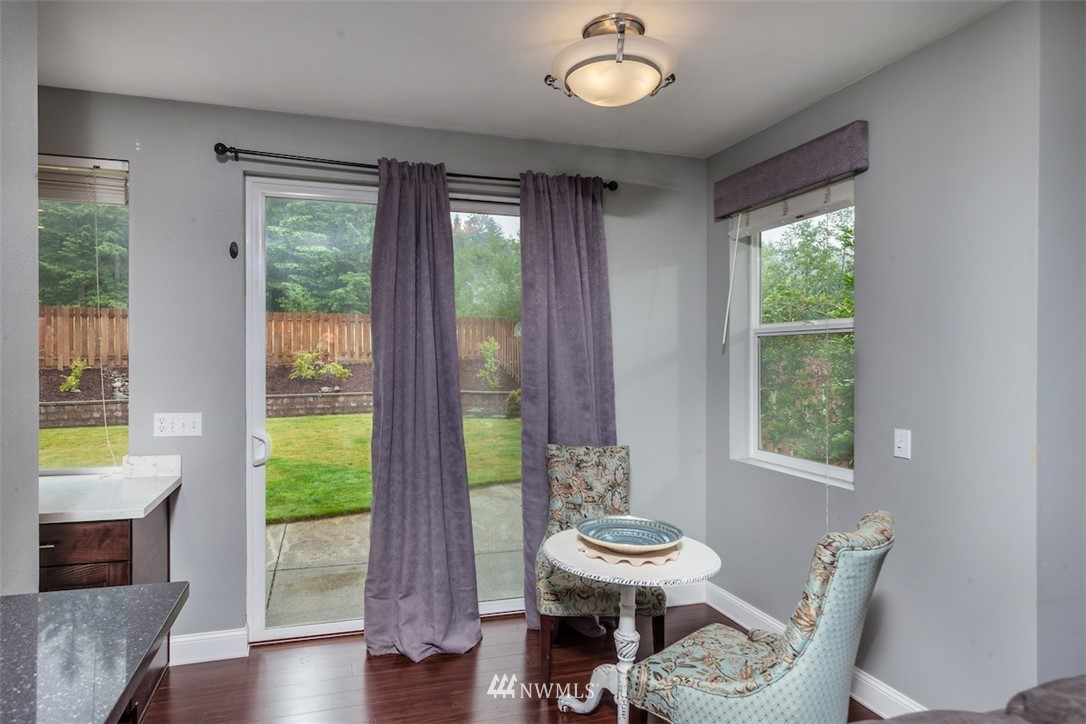 27508 Maple Ridge Way Southeast Maple Valley, WA 98038 - Photo 10 of 25
