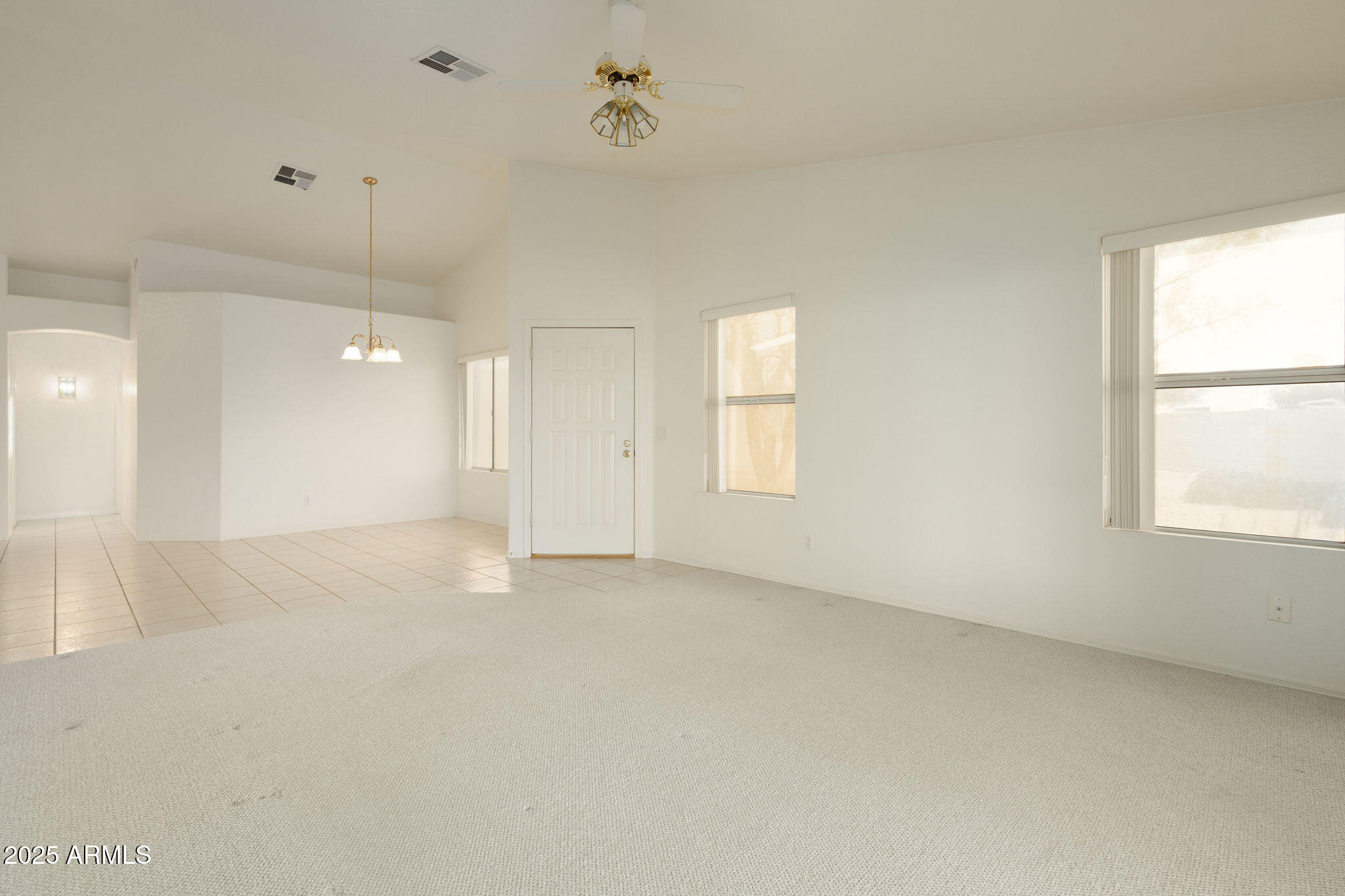 10344 West Burnett Road Peoria, AZ 85382 - Photo 7 of 27 living room