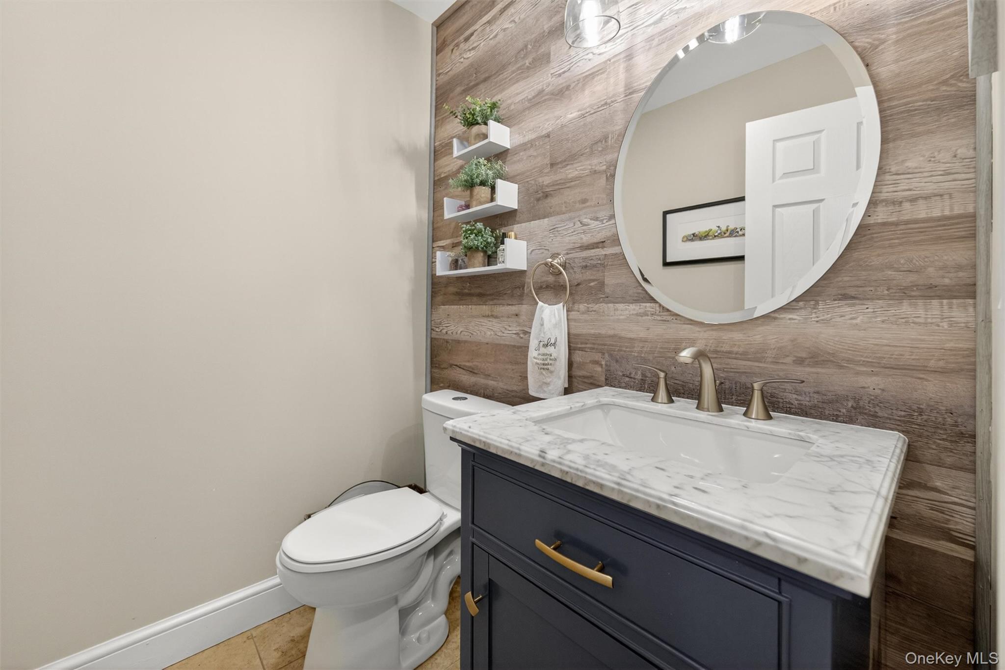 40 Nottingham Way Mahopac, NY 10541 - Photo 18 of 43 Powder Room on First Level