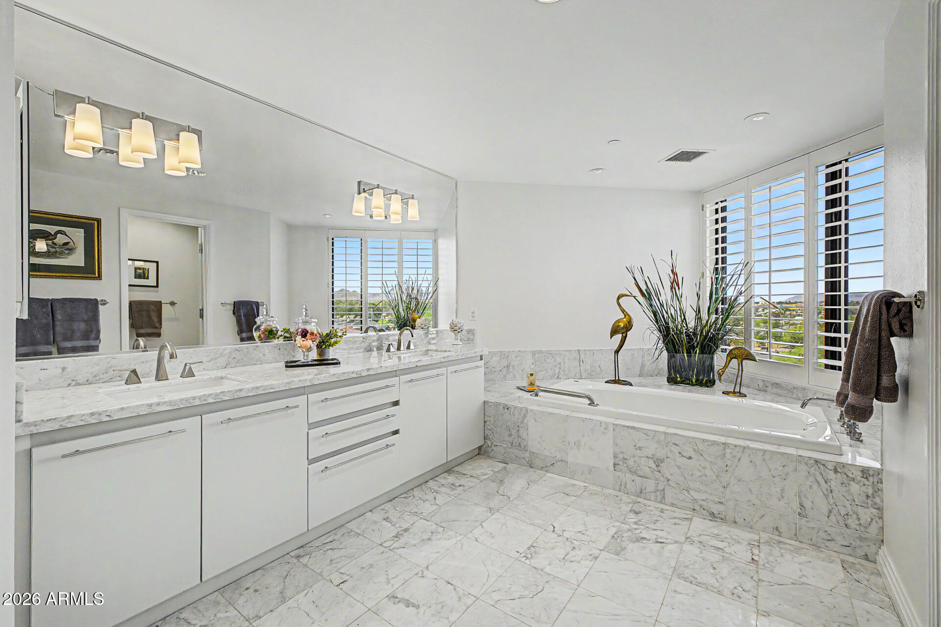 1040 East Osborn Road, Unit 402 Phoenix, AZ 85014 - Photo 44 of 96 41 - Osborn