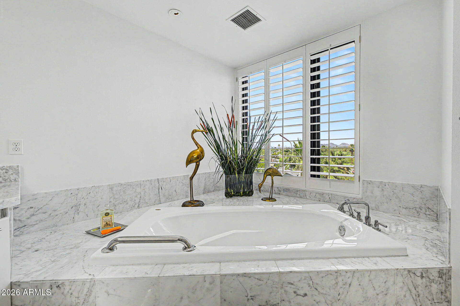 1040 East Osborn Road, Unit 402 Phoenix, AZ 85014 - Photo 46 of 96 43 - Osborn