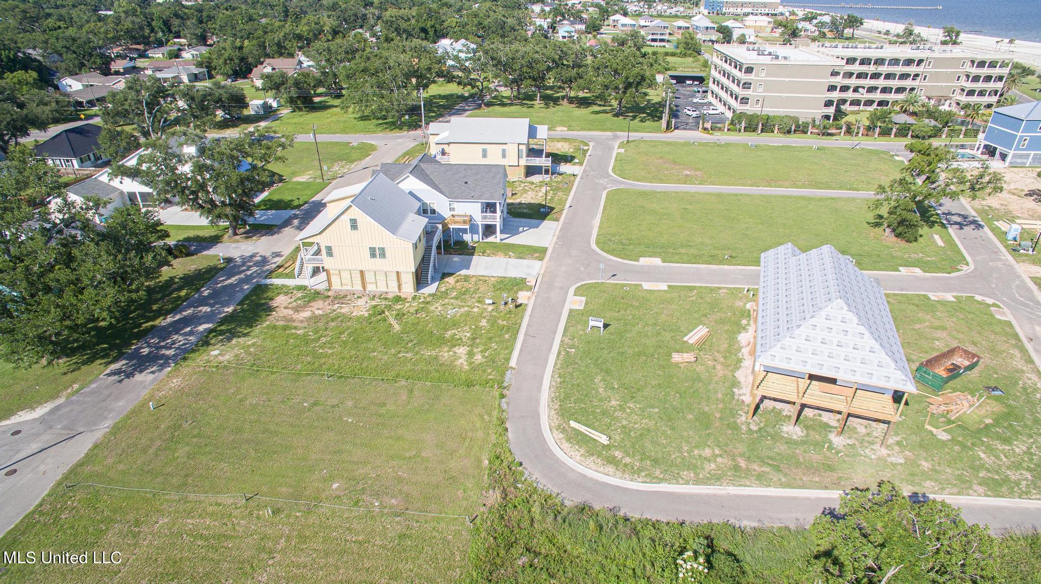 4760 Sebring Circle Gulfport, MS 39501 - Photo 5 of 14 9 Water-33003