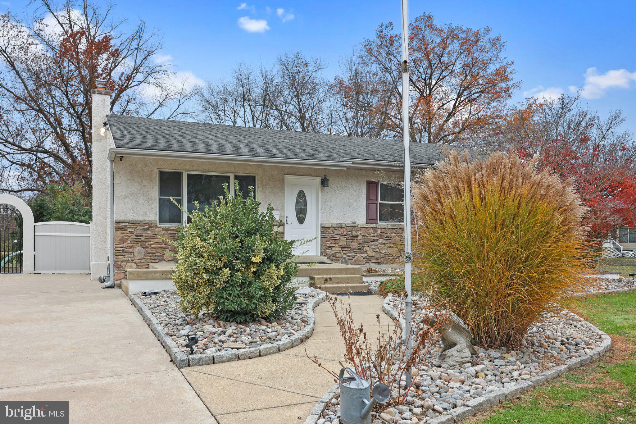 25 St Dunstans Road Hatboro, PA 19040 - Photo 1 of 37